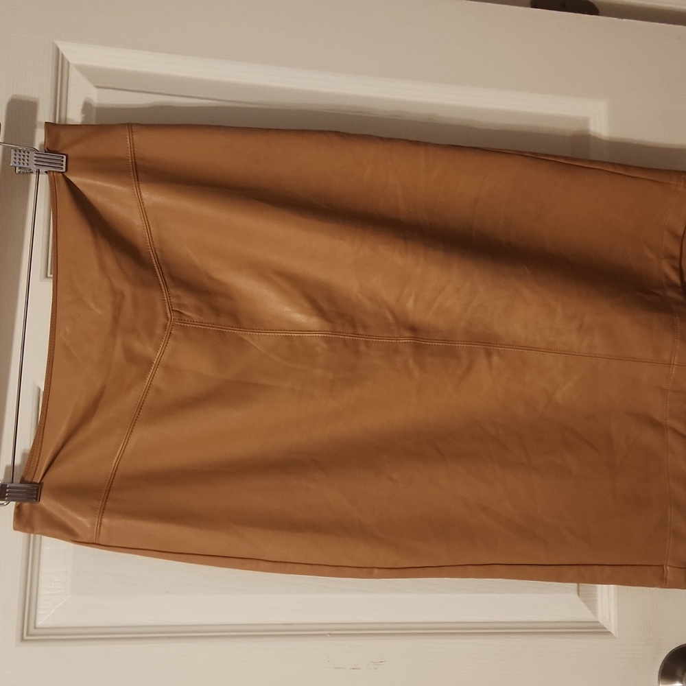 **Express Tan Pencil Skirt - Picture 2 of 5
